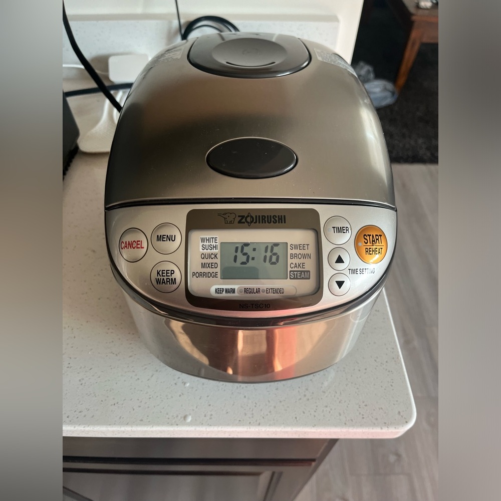 Zojirushi  5.5 cup rice cooker 
10.13"Wx14"Dx8.63"H
